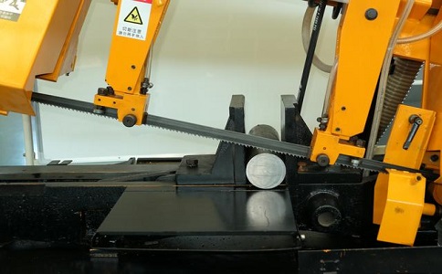 铅山数控带锯床自动送料精度会出现偏差吗？